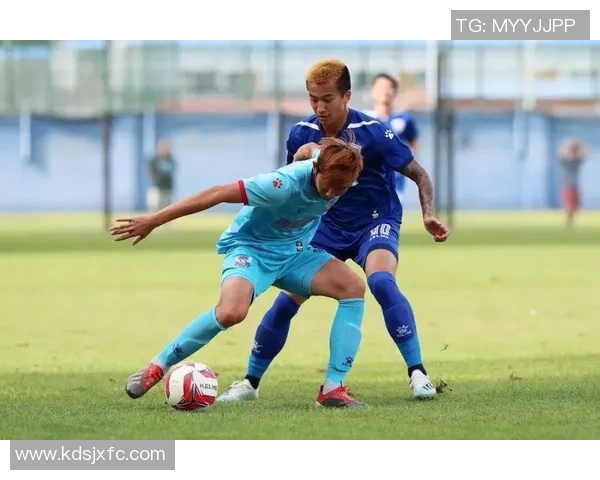 杭州足球队以52分领跑挑战赛积分榜展现强劲实力与团队合作精神