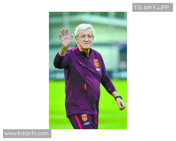 男士足球明星手包时尚潮流解析与搭配技巧分享 男士足球明星手包时尚潮流解析与搭配技巧分享