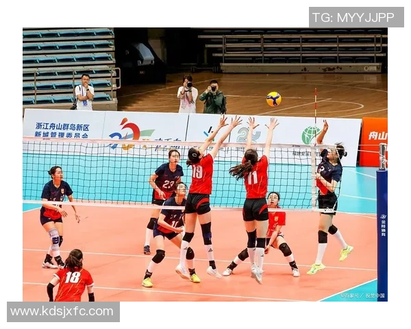 重庆排球队在城市联赛中的速度优势与战术解析 重庆排球队在城市联赛中的速度优势与战术解析