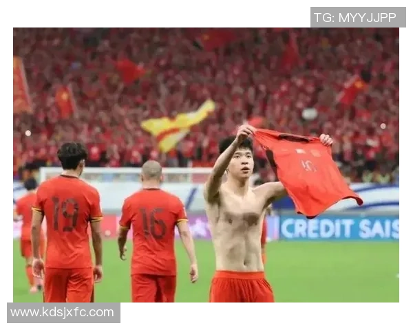 香港足球新星崛起未曾登场的潜力球员引发关注与期待